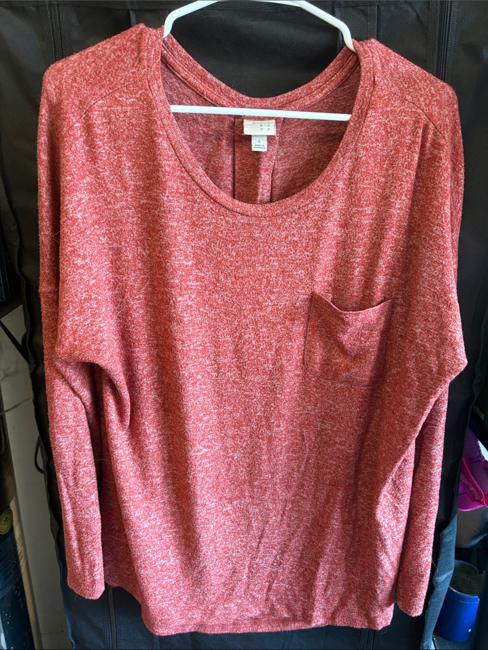 Women's Long-Sleeve Pocket Tee in Red Heather